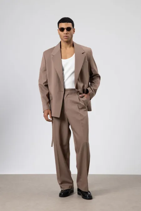 Costume oversize ceinturé, vison