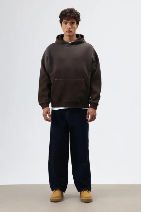 Sweat à capuche oversize avec détails brodés, couleur café