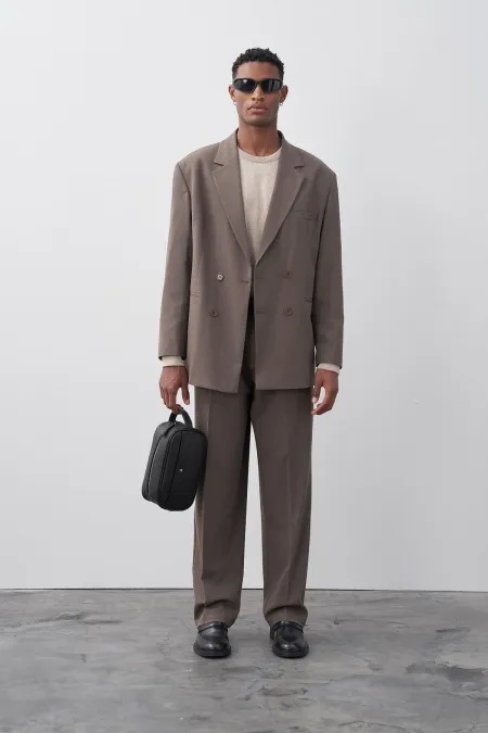 Costume croisé coupe décontractée, vison