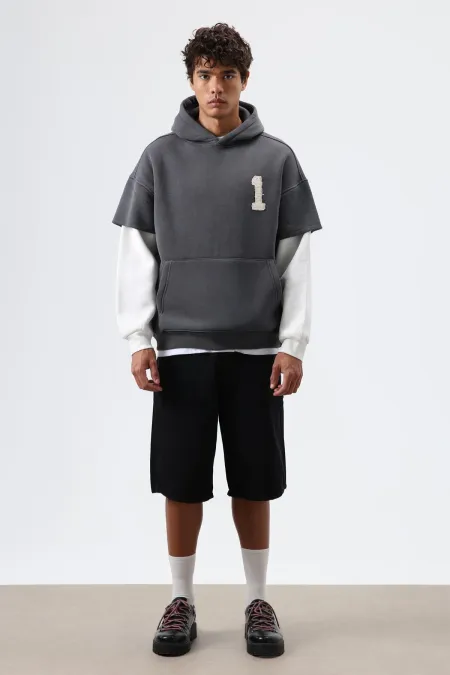 Sweat à capuche oversize avec détails aux manches, gris foncé