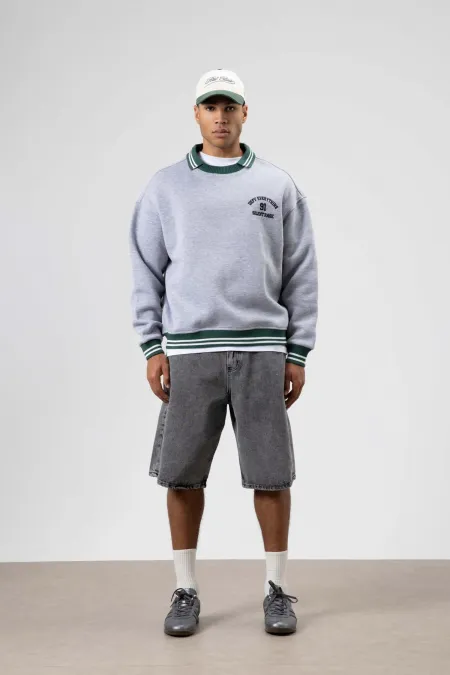 Sweat-shirt gris chiné à col oversize brodé