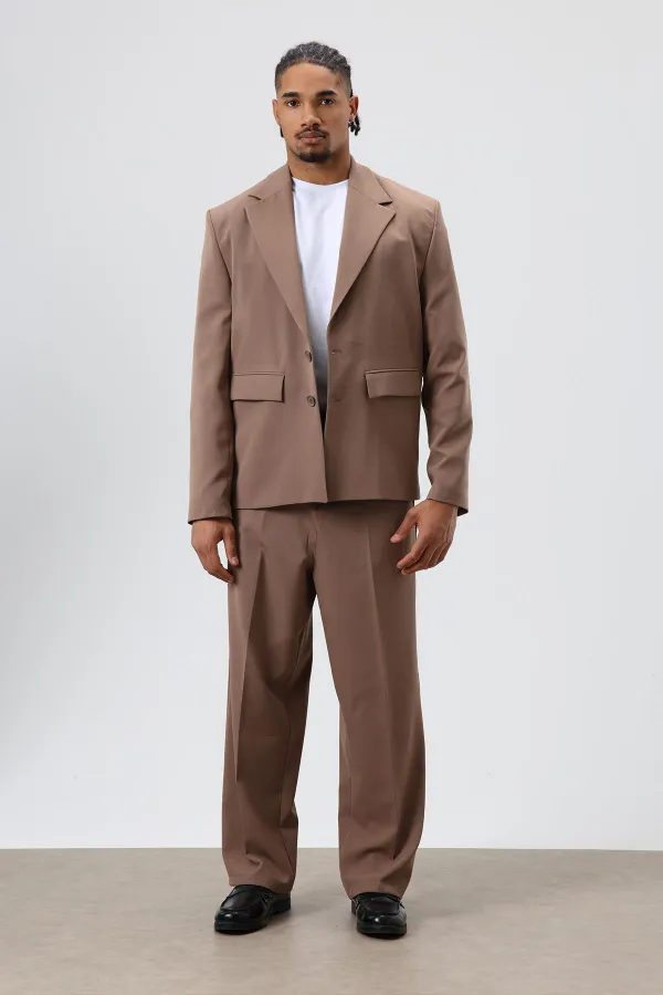 Café costume surdimensionné