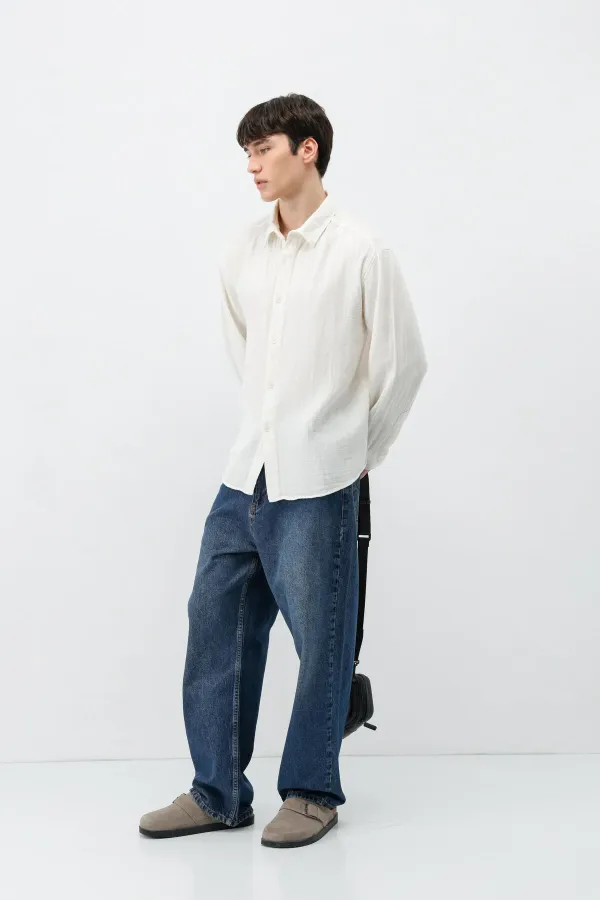 Chemise oversize blanche en coton texturé