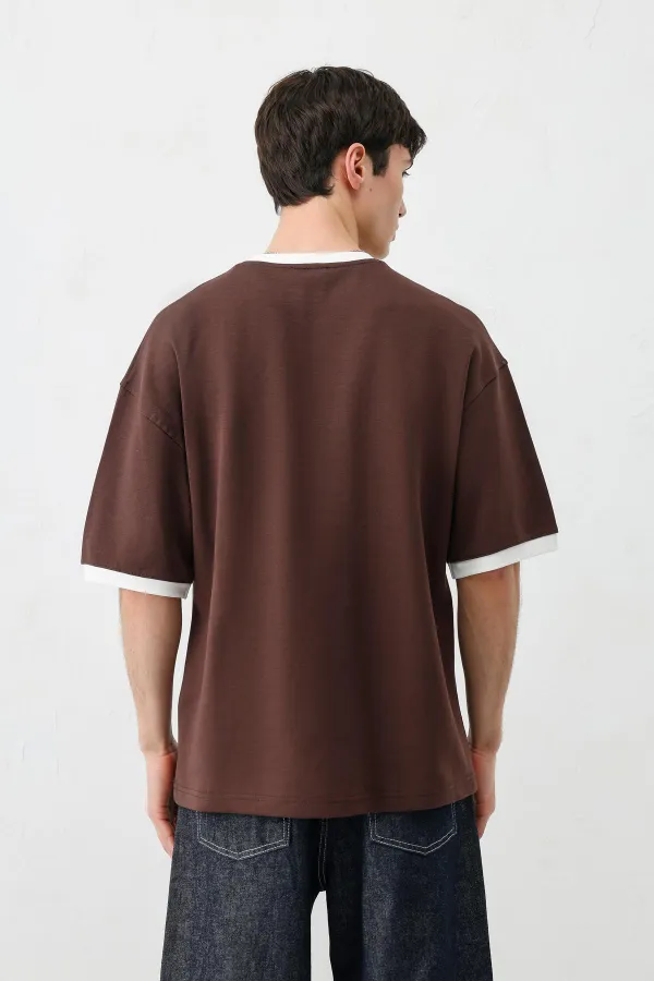 Kısa Kollu Oversize Cepli Tişört Kahve