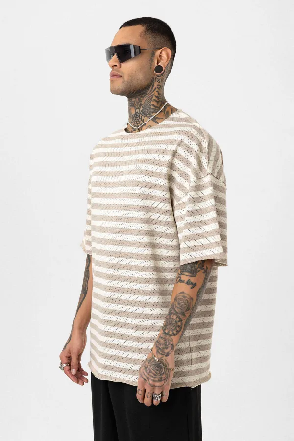 T-shirt oversize rayé en maille, couleur vison