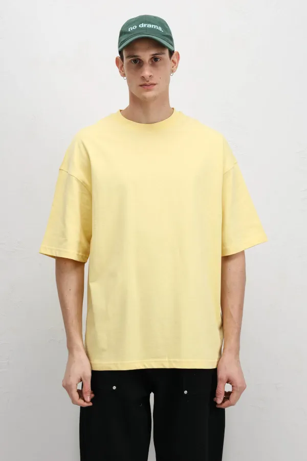 T-shirt basique oversize à col rond jaune clair