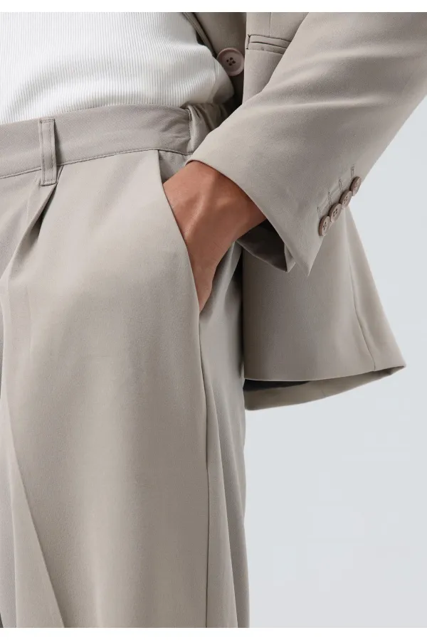 Costume croisé coupe décontractée couleur pierre