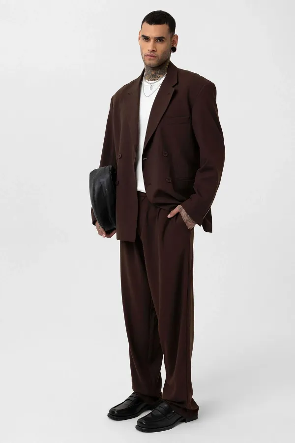 Costume croisé coupe décontractée, couleur café