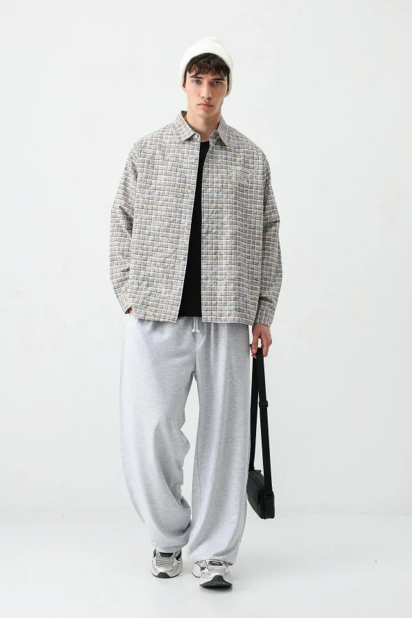 Long-sleeved plaid shirt, beige.