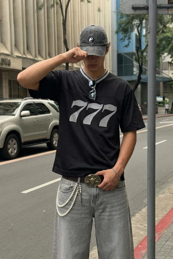 Oversize V Yaka Forma Tişört Siyah