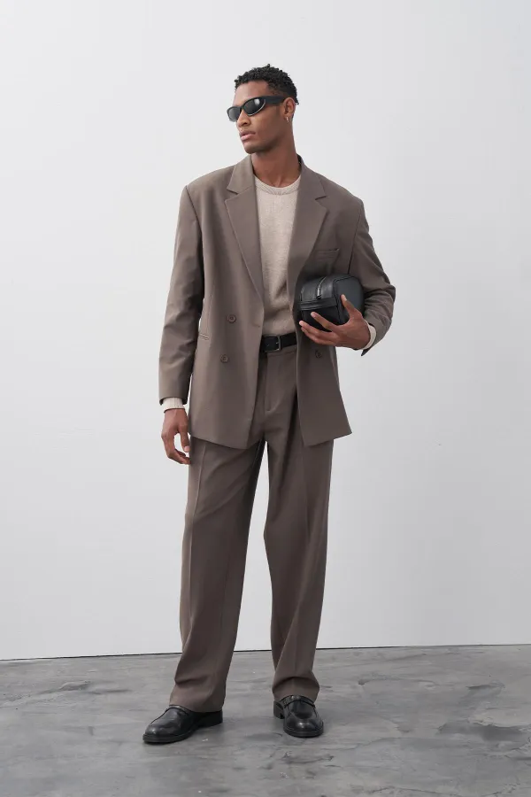 Costume croisé coupe décontractée, vison