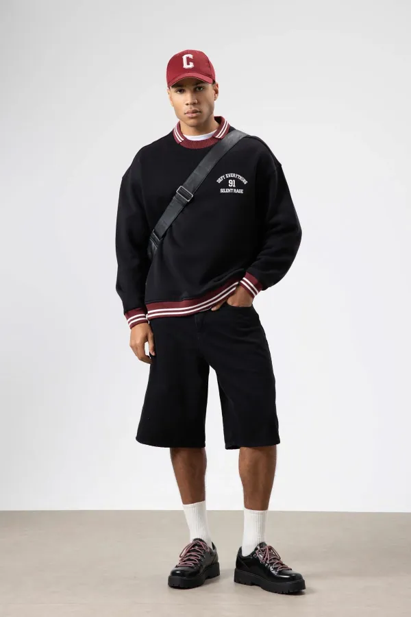 Oversize Yaka Nakış Detaylı Sweatshirt Siyah