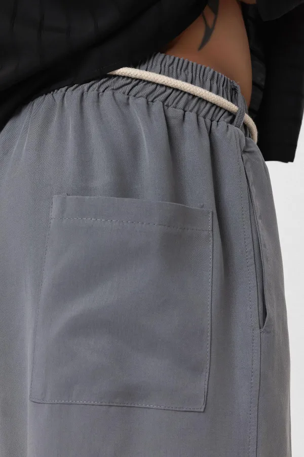 Kemer Detaylı Baggy Lyocell Pantolon Gri