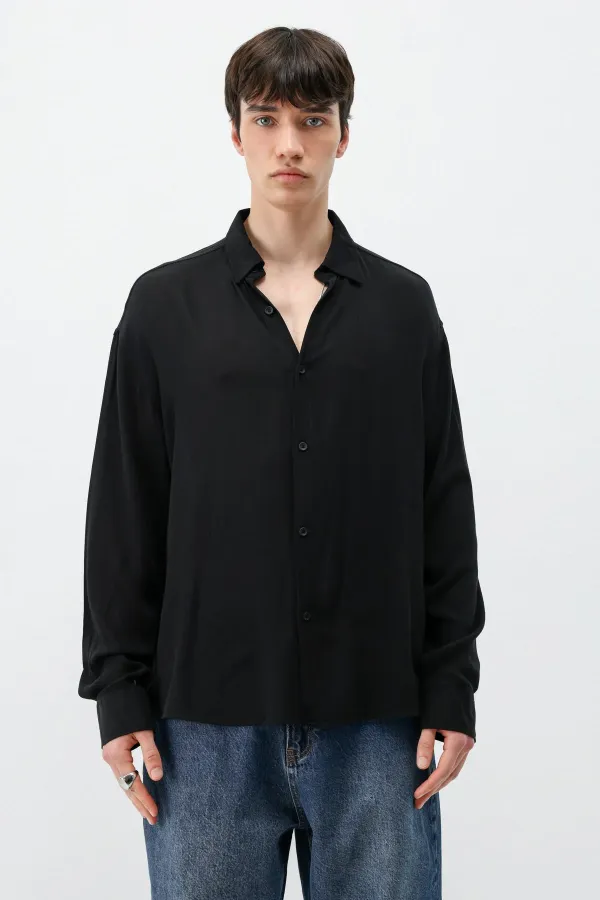 Chemise oversize légèrement texturée noire