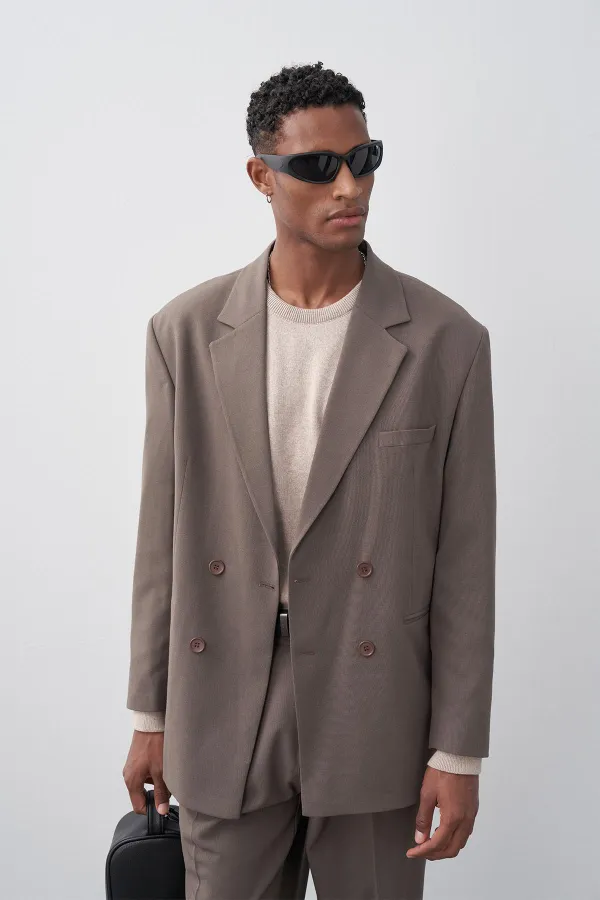 Costume croisé coupe décontractée, vison