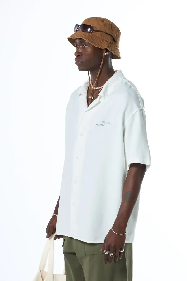 Chemise oversize délavée à manches courtes imprimée au dos, sans poches, écru