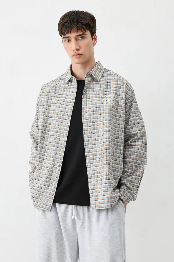 Long-sleeved plaid shirt, beige.