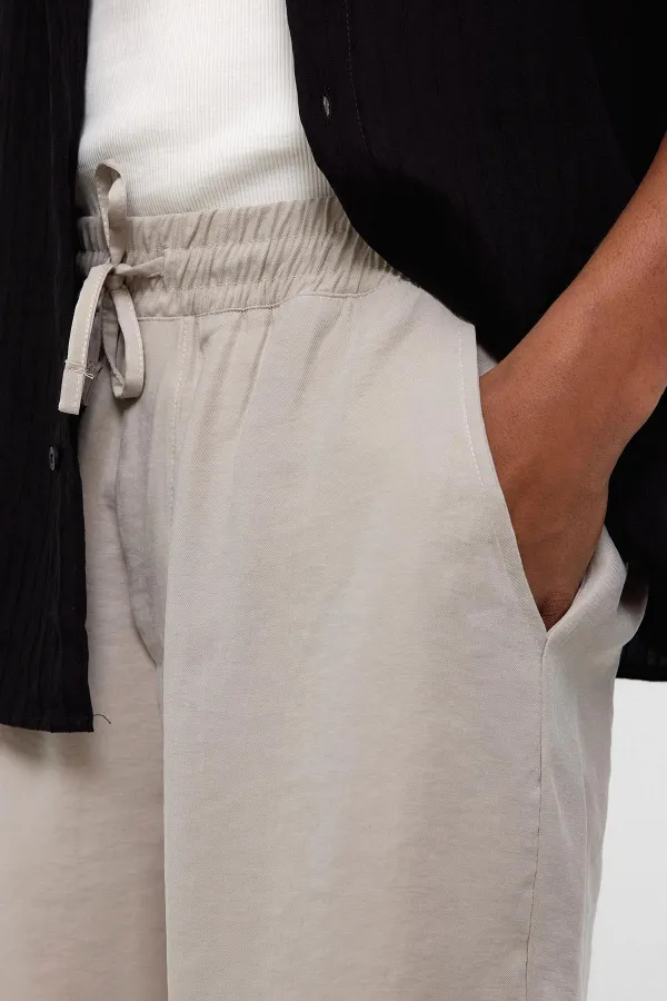 Oversize Modal Kumaş Bermuda Şort Bej