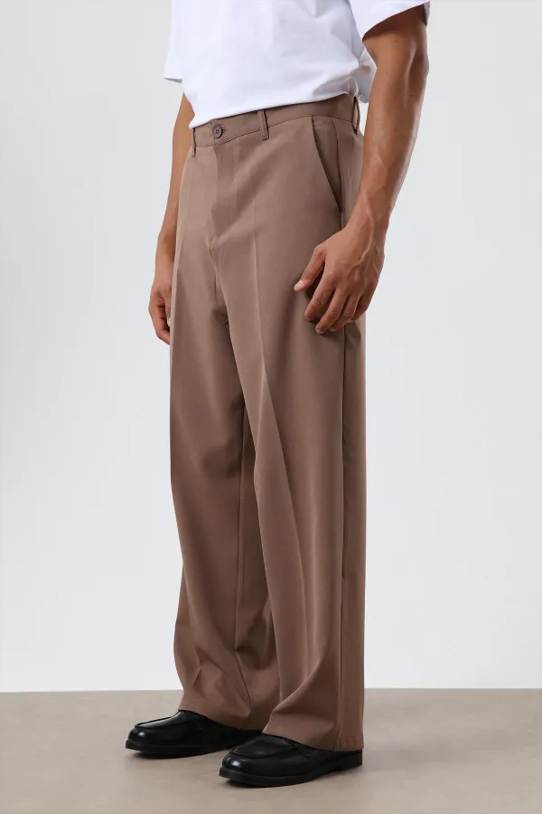 Café costume surdimensionné