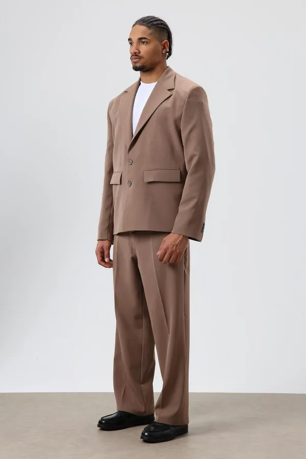 Café costume surdimensionné