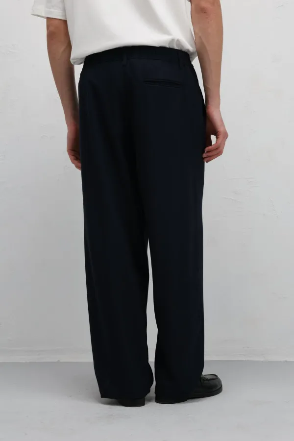 Pantalon ample en tissu bleu marine