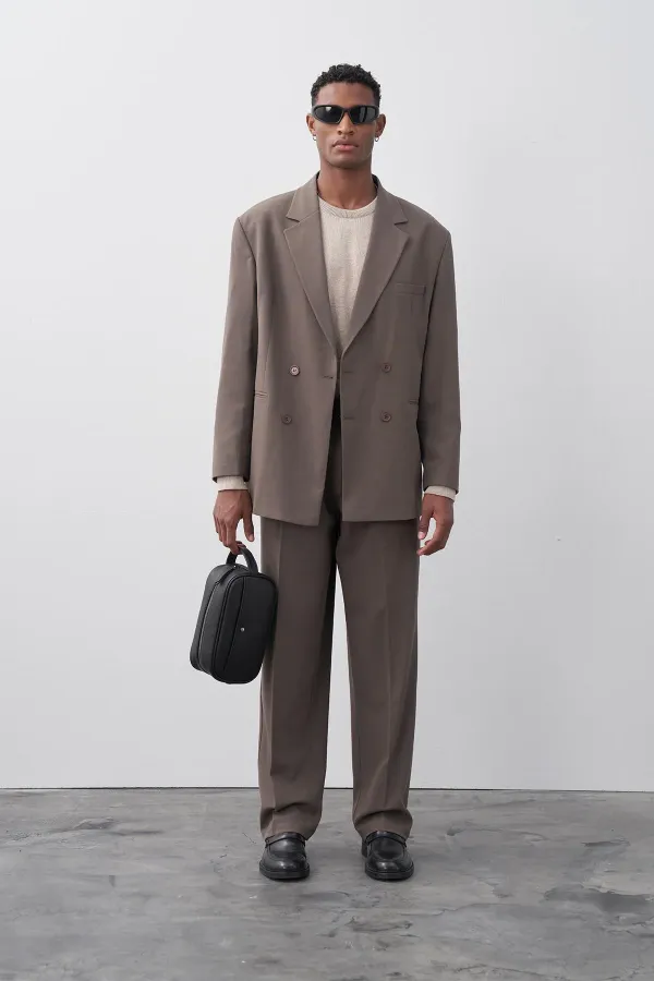 Costume croisé coupe décontractée, vison