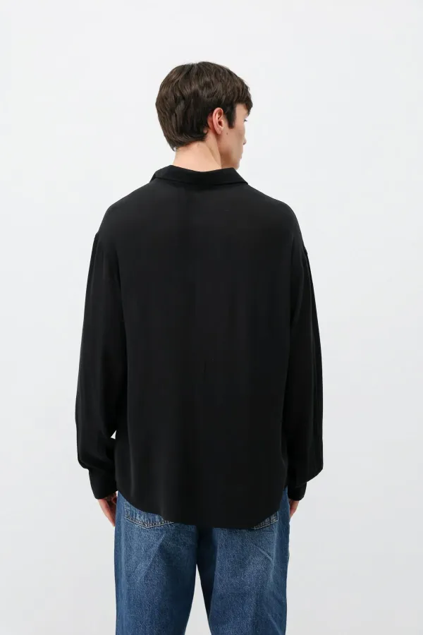 Chemise oversize légèrement texturée noire