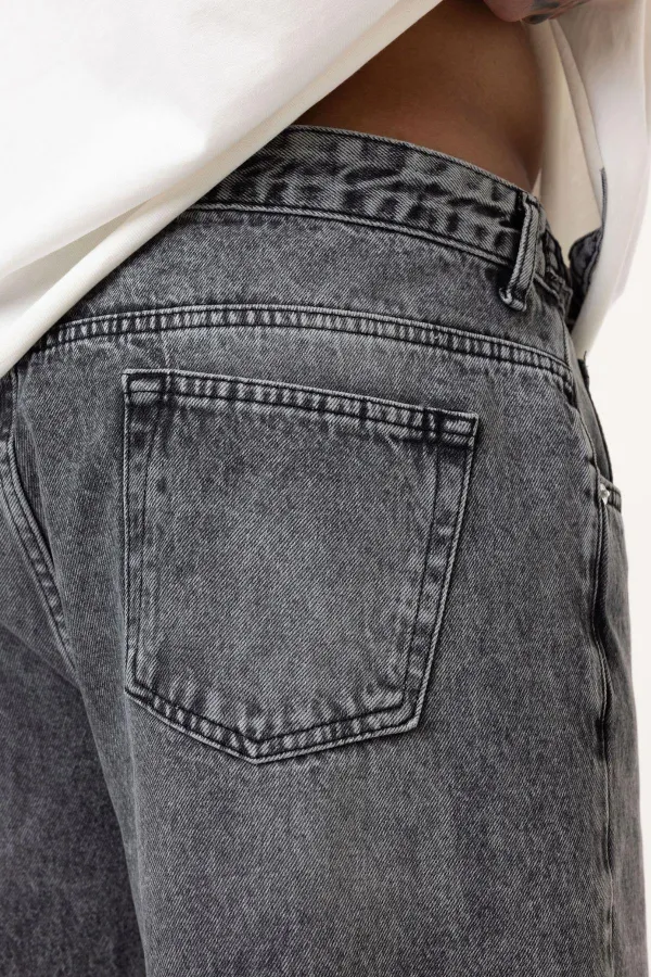 Relaxed Fit Jean Gri