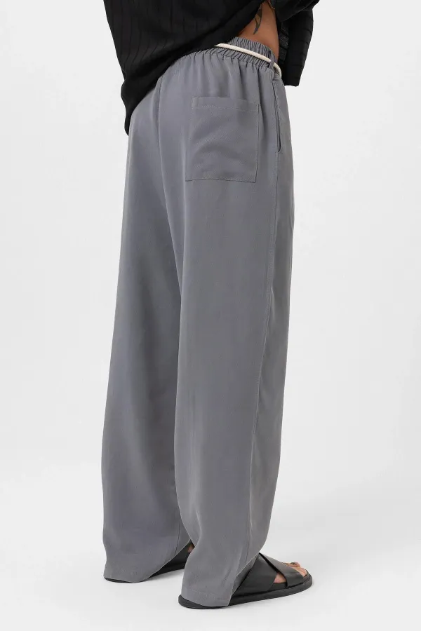 Kemer Detaylı Baggy Lyocell Pantolon Gri