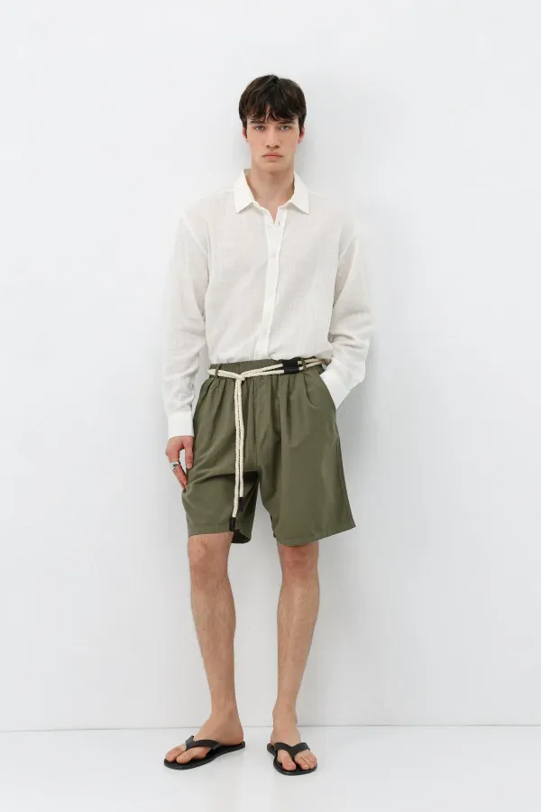 Short en lin kaki oversize avec ceinture