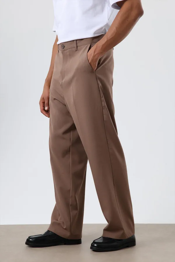 Café costume surdimensionné