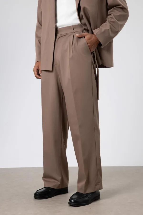 Costume oversize ceinturé, vison