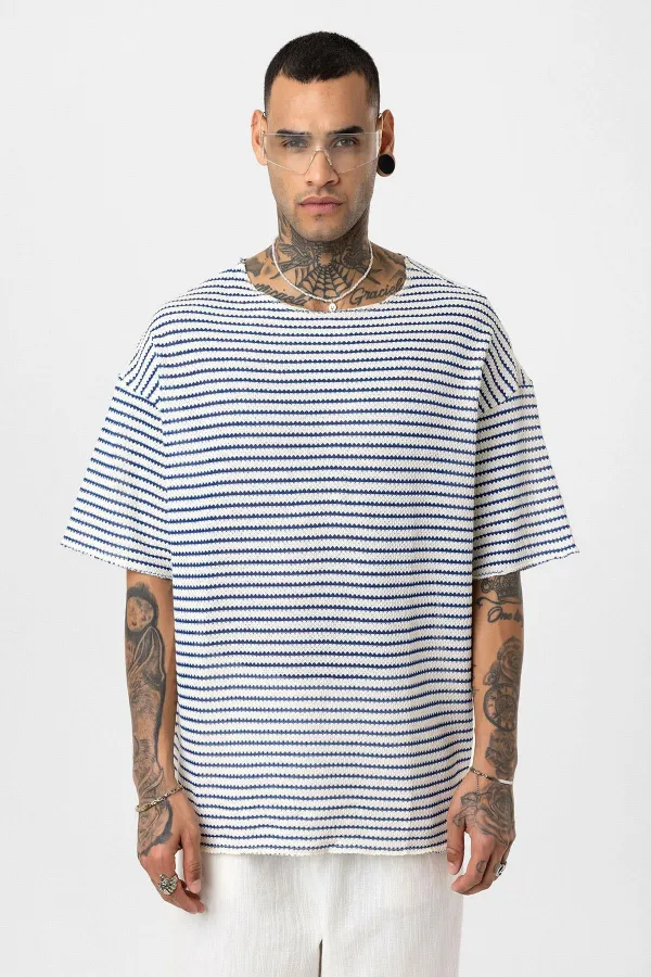 T-shirt rayé oversize en maille (bleu marine)
