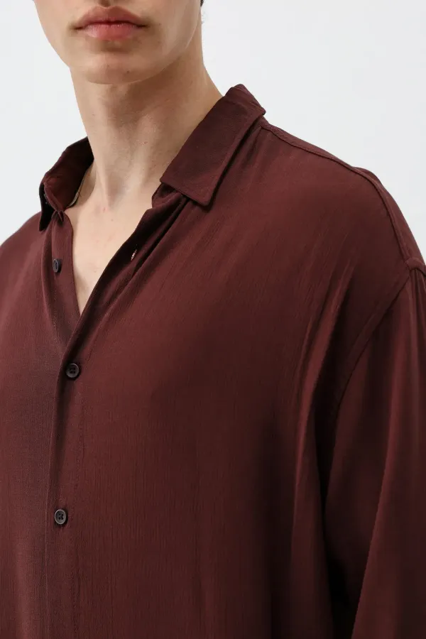 Chemise oversize légèrement texturée bordeaux