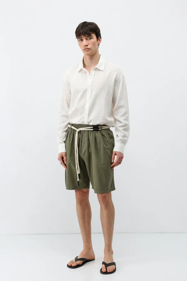 Short en lin kaki oversize avec ceinture