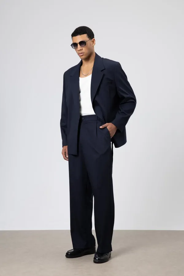 Costume oversize ceinturé bleu marine