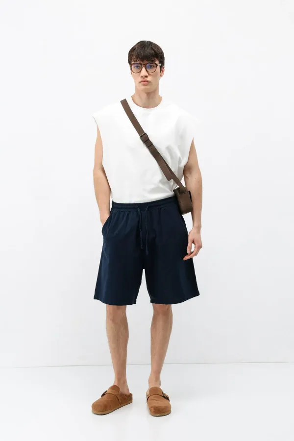 Short oversize en lin bleu marine