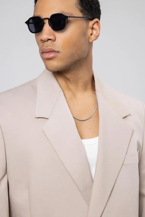 Costume oversize ceinturé couleur pierre