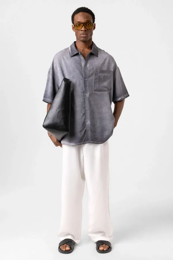 Chemise oversize grise délavée à manches courtes