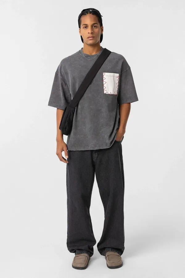 Yıkamalı Cep Detaylı Oversize Tişört Füme