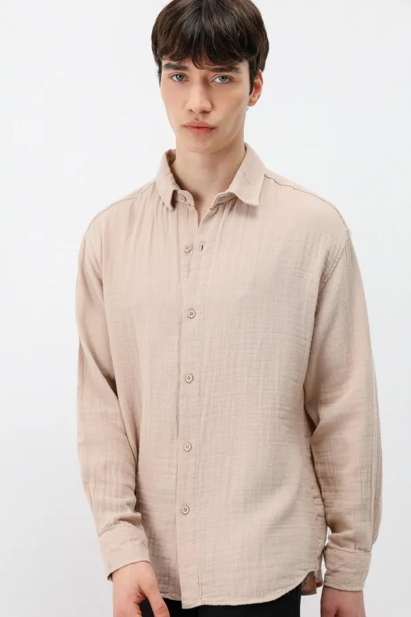 Chemise oversize beige en coton texturé
