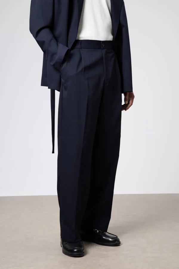 Costume oversize ceinturé bleu marine