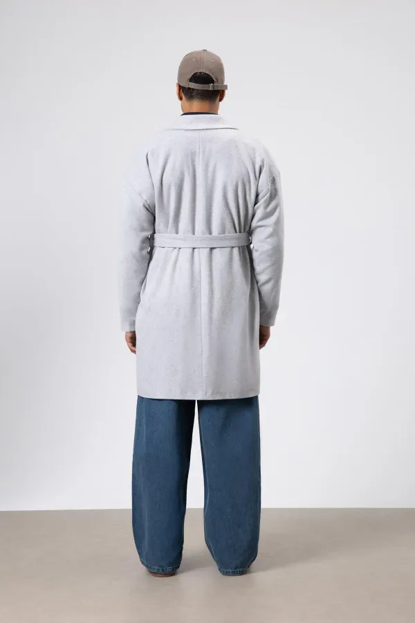 Manteau oversize en cachemire gris avec ceinture