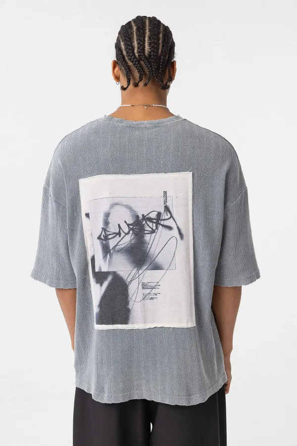 Yıkamalı Arka Baskılı Oversize Tişört Gri