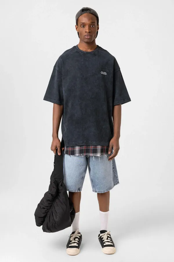 Yıkamalı Oversize Ekose Detaylı Tişört Siyah