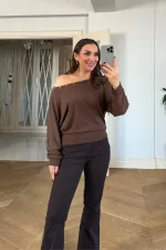 Kayık Yaka Uzun Kollu Bluz