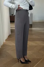 Paçası Yırtmaçlı Kadın Pantolon