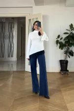 Dik Yaka Dantel Detaylı Asimetrik Bluz