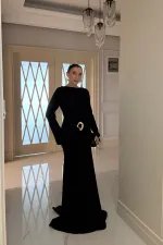 Kayık Yaka Tokalı Uzun Elbise