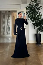 Kayık Yaka Tokalı Uzun Elbise